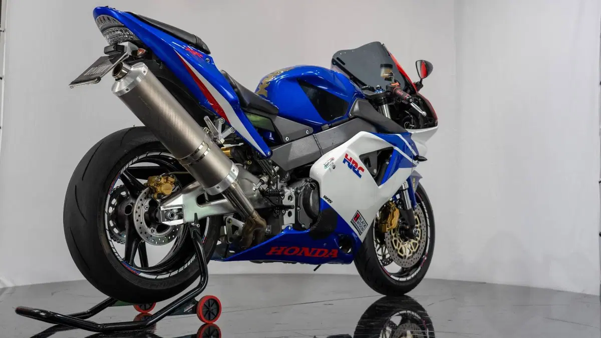 Honda CBR 900 RR Fireblade (2002 - 04) (7)