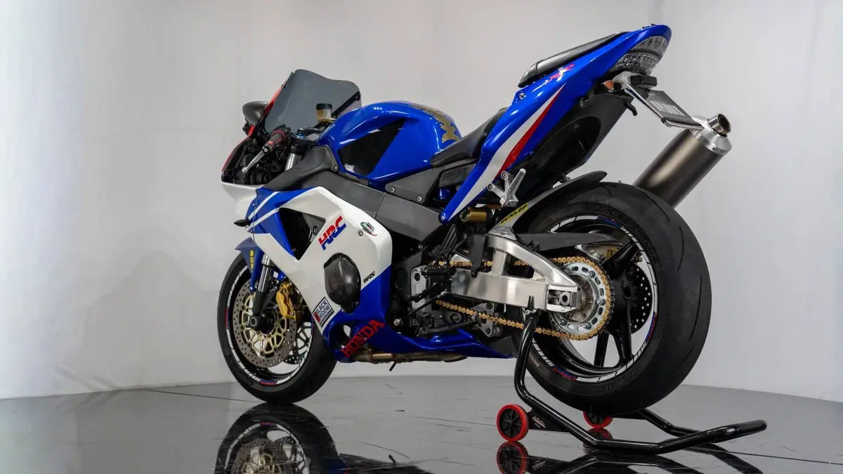 Honda CBR 900 RR Fireblade (2002 - 04) (9)
