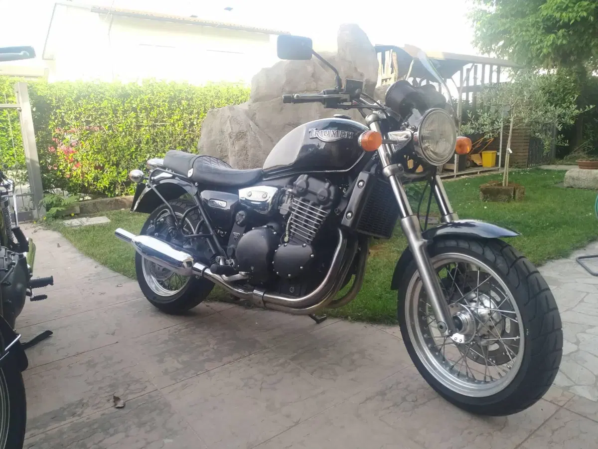 Triumph Legend TT 900 (1998 - 02)