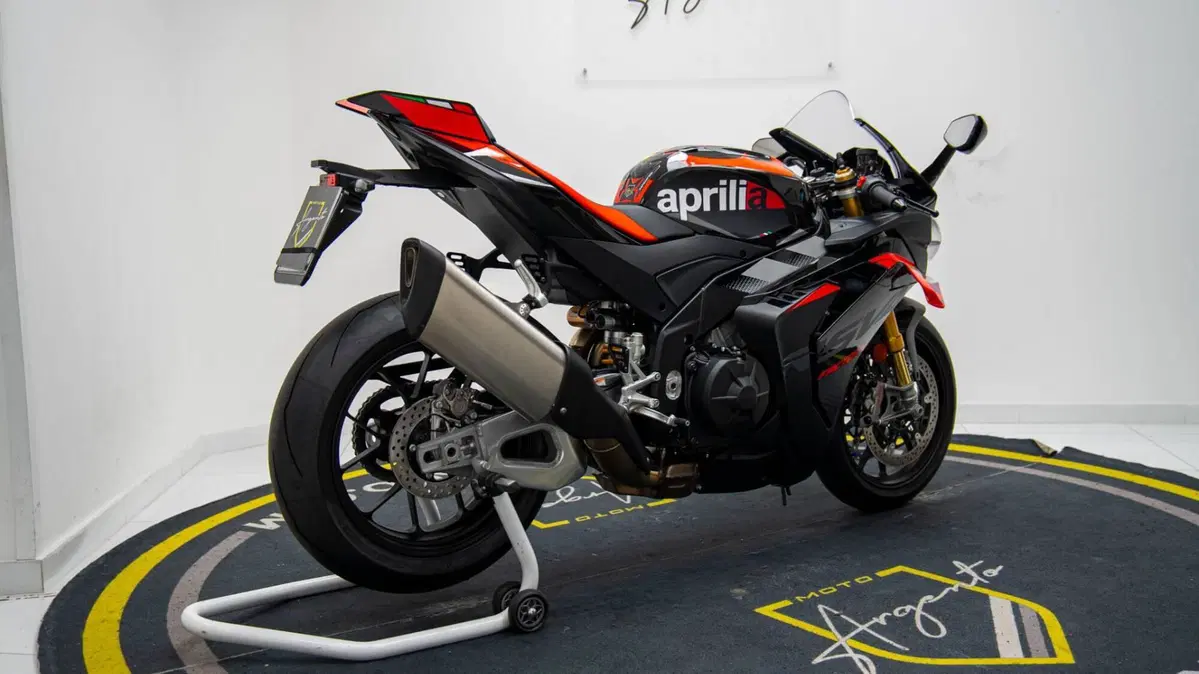 Aprilia RSV4 1100 (2025 - 26) (4)