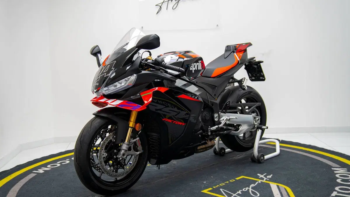 Aprilia RSV4 1100 (2025 - 26) (8)