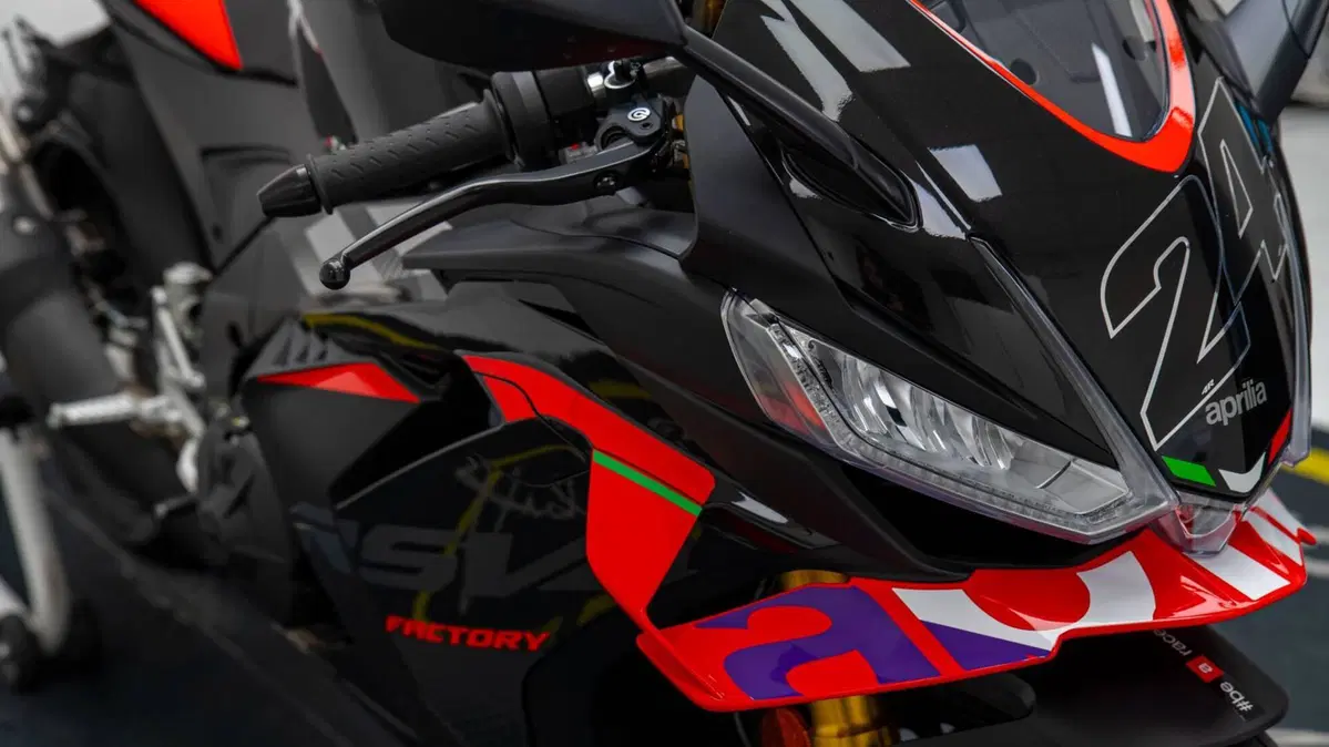 Aprilia RSV4 1100 (2025 - 26) (14)