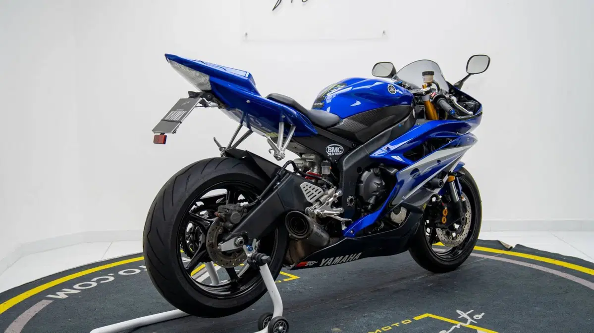 Yamaha YZF R6 (2006 - 07) (4)