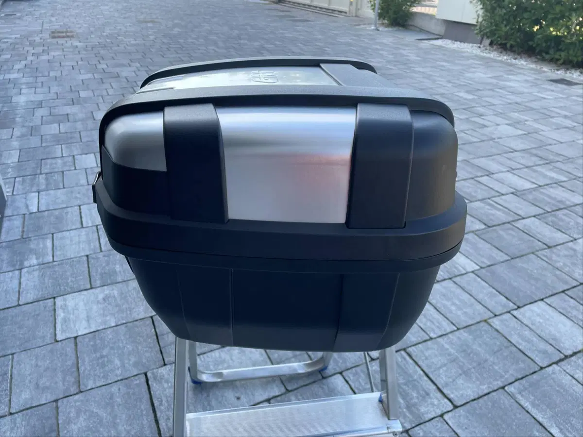 Bauletto GIVI Trekker 52 lt (3)
