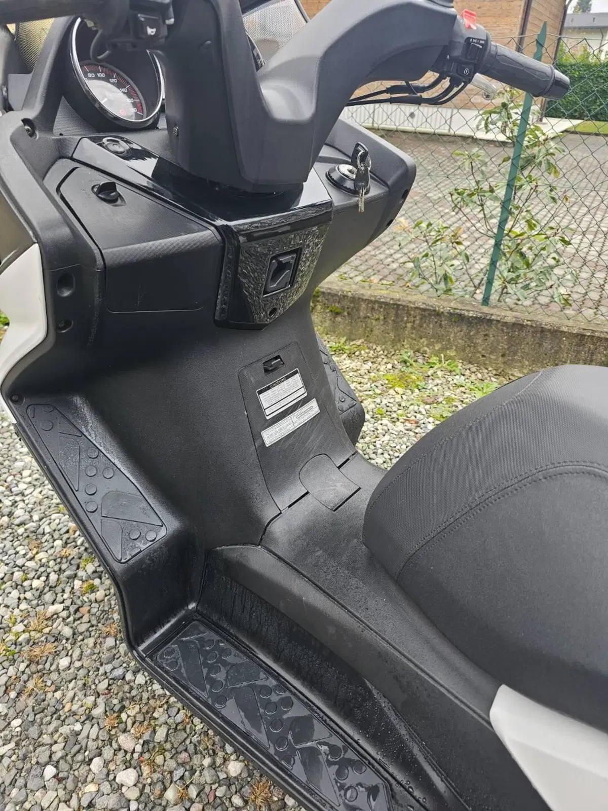 Kymco Downtown 300i ABS (2009 - 17) (5)