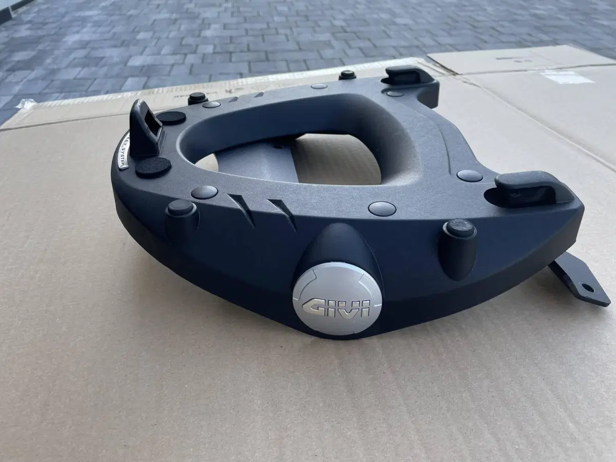 Piastra GIVI Monokey con attacco BMW (3)