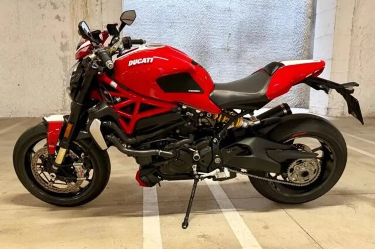Ducati Monster 1200 R (2016 - 19) (8)