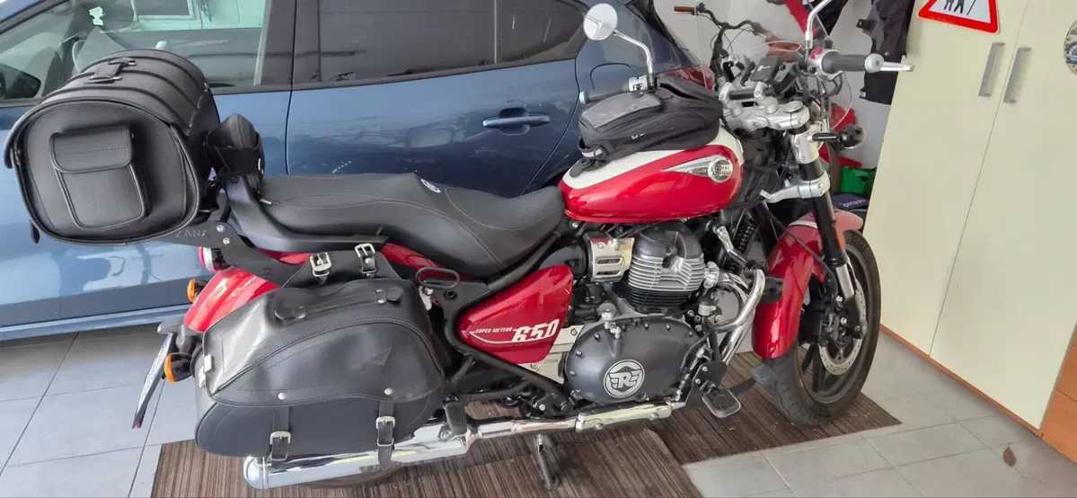 Royal Enfield Super Meteor 650 (2023 - 26) (3)