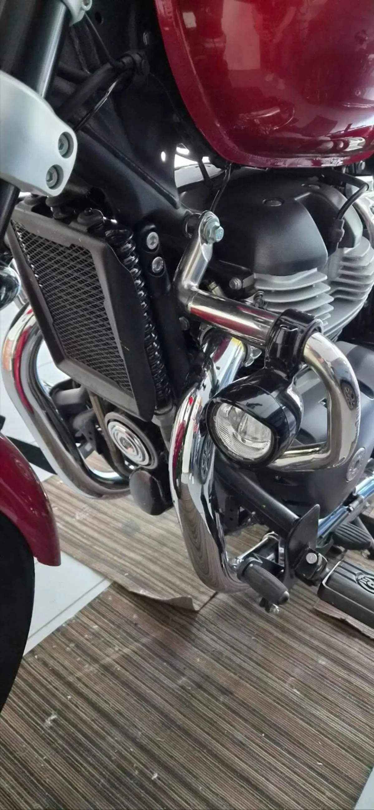 Royal Enfield Super Meteor 650 (2023 - 26) (5)