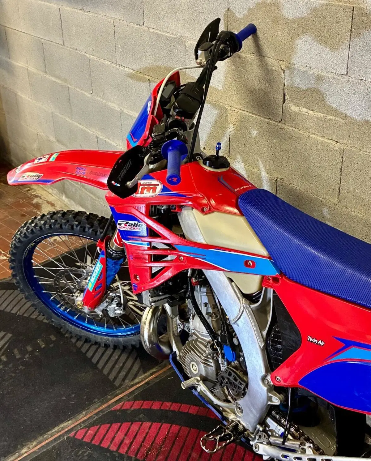 Tm Moto EN 300 Fi ES 2T (2024) (4)