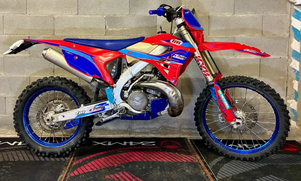 Tm Moto EN 300 Fi ES 2T (2024) (6)