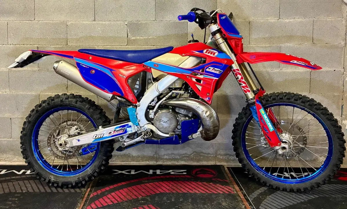 Tm Moto EN 300 Fi ES 2T (2024) (7)