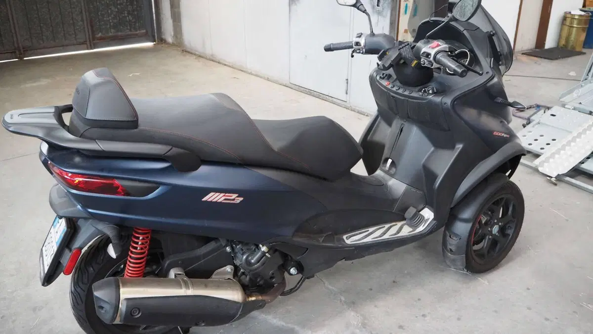 Piaggio Mp3 500 ABS Hpe Sport Advanced (2021 - 23) (3)