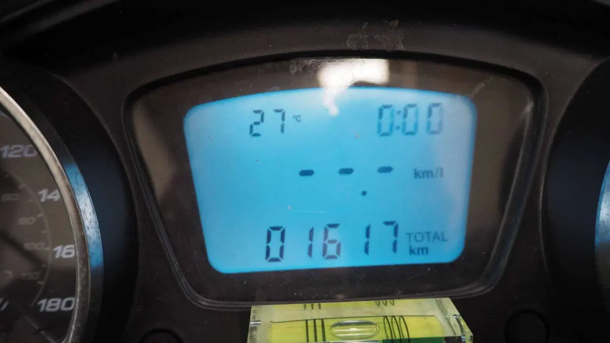Piaggio Mp3 500 ABS Hpe Sport Advanced (2021 - 23) (4)