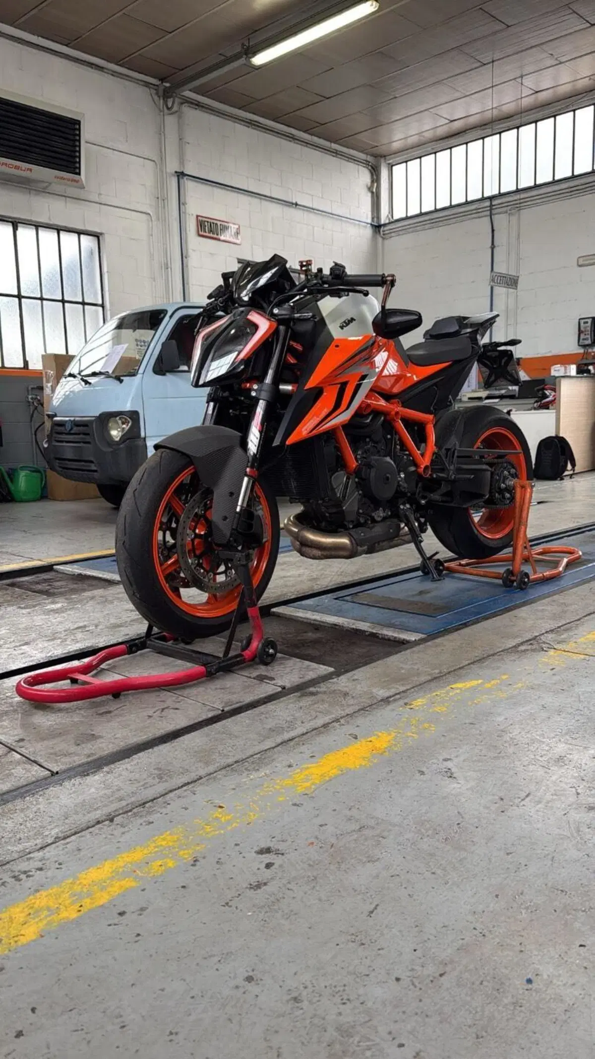 KTM 1290 Super Duke R (2022 - 23) (5)