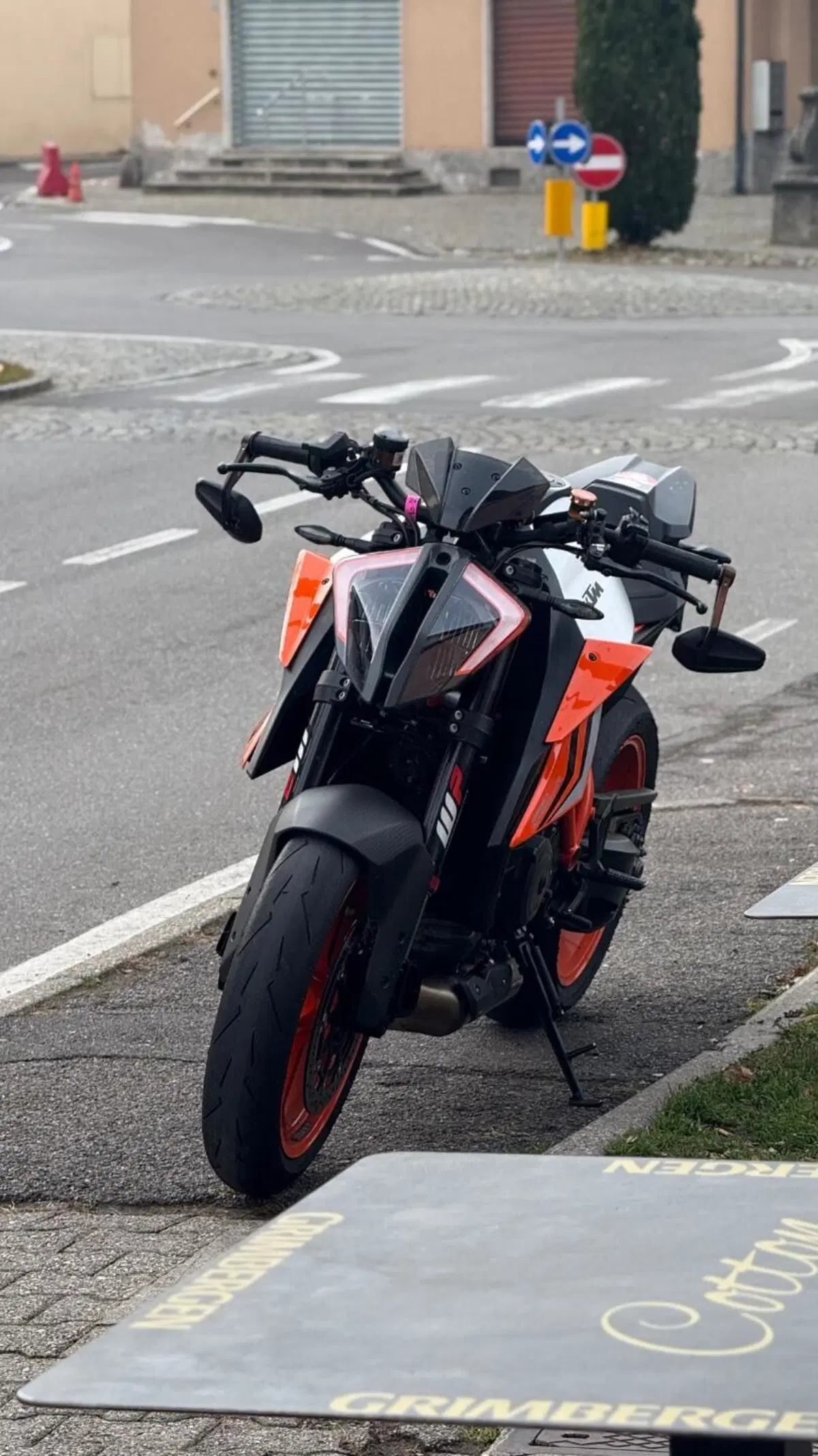 KTM 1290 Super Duke R (2022 - 23) (6)
