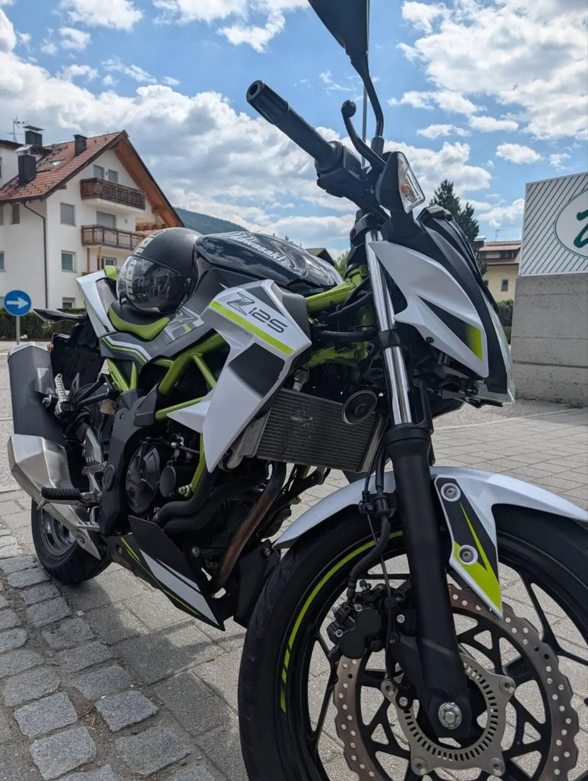 Kawasaki Z 125 (2019 - 20) (2)