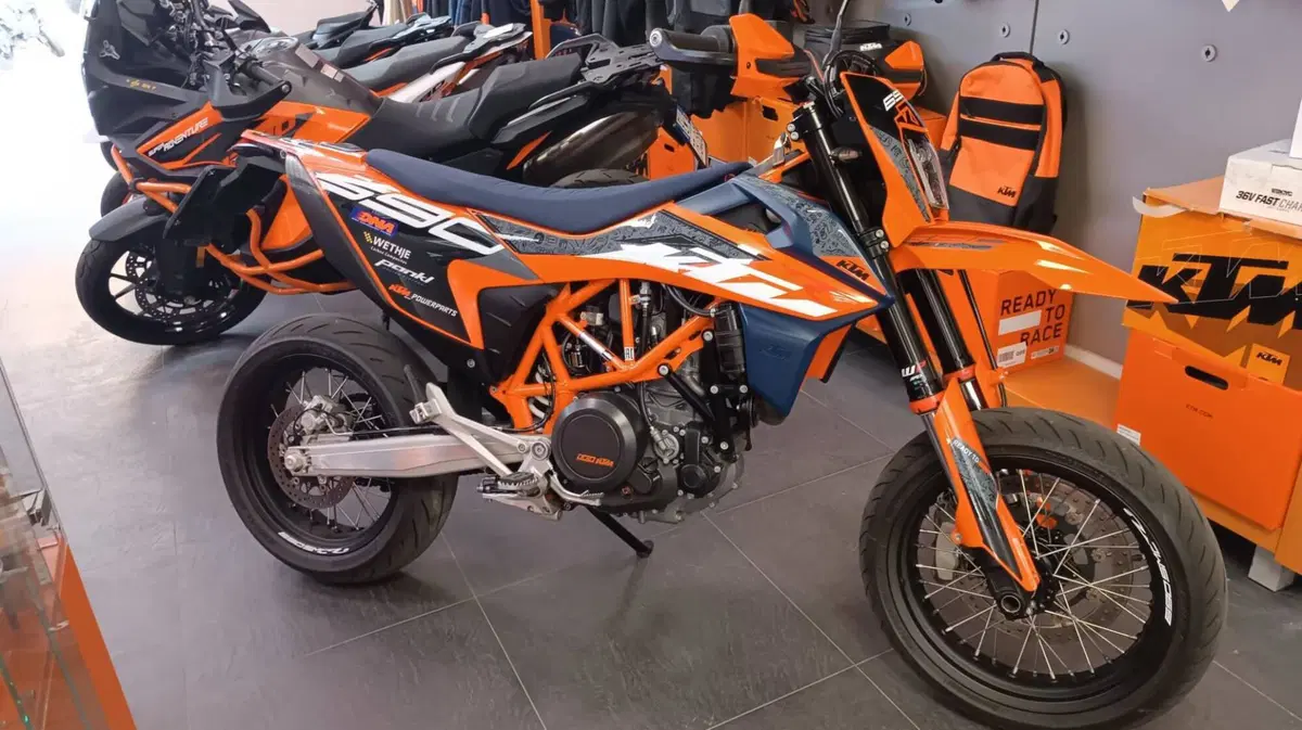 KTM 690 SMC R (2023 - 25) (2)