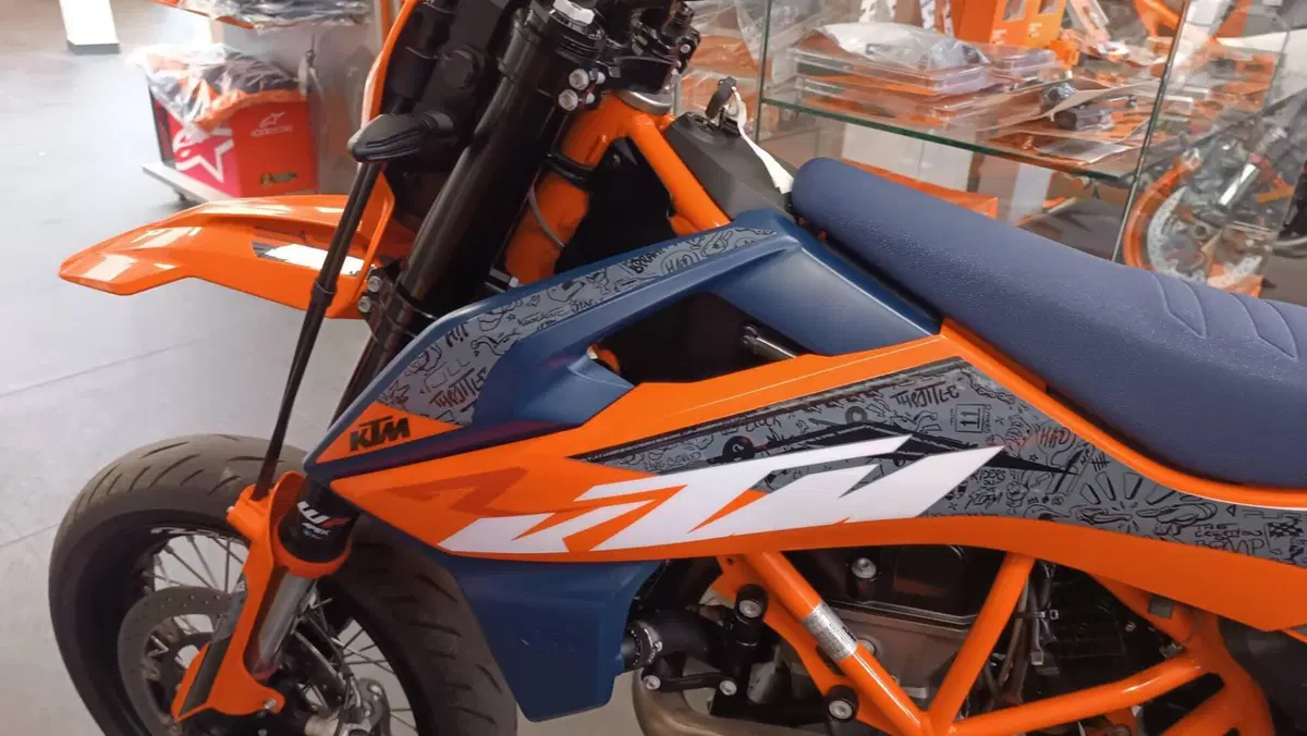 KTM 690 SMC R (2023 - 25) (7)
