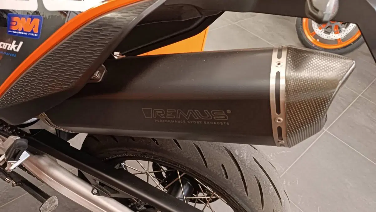KTM 690 SMC R (2023 - 25) (8)
