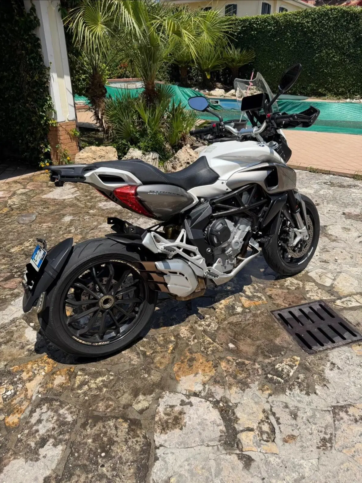 MV Agusta Stradale 800 EAS ABS (2015 - 17)