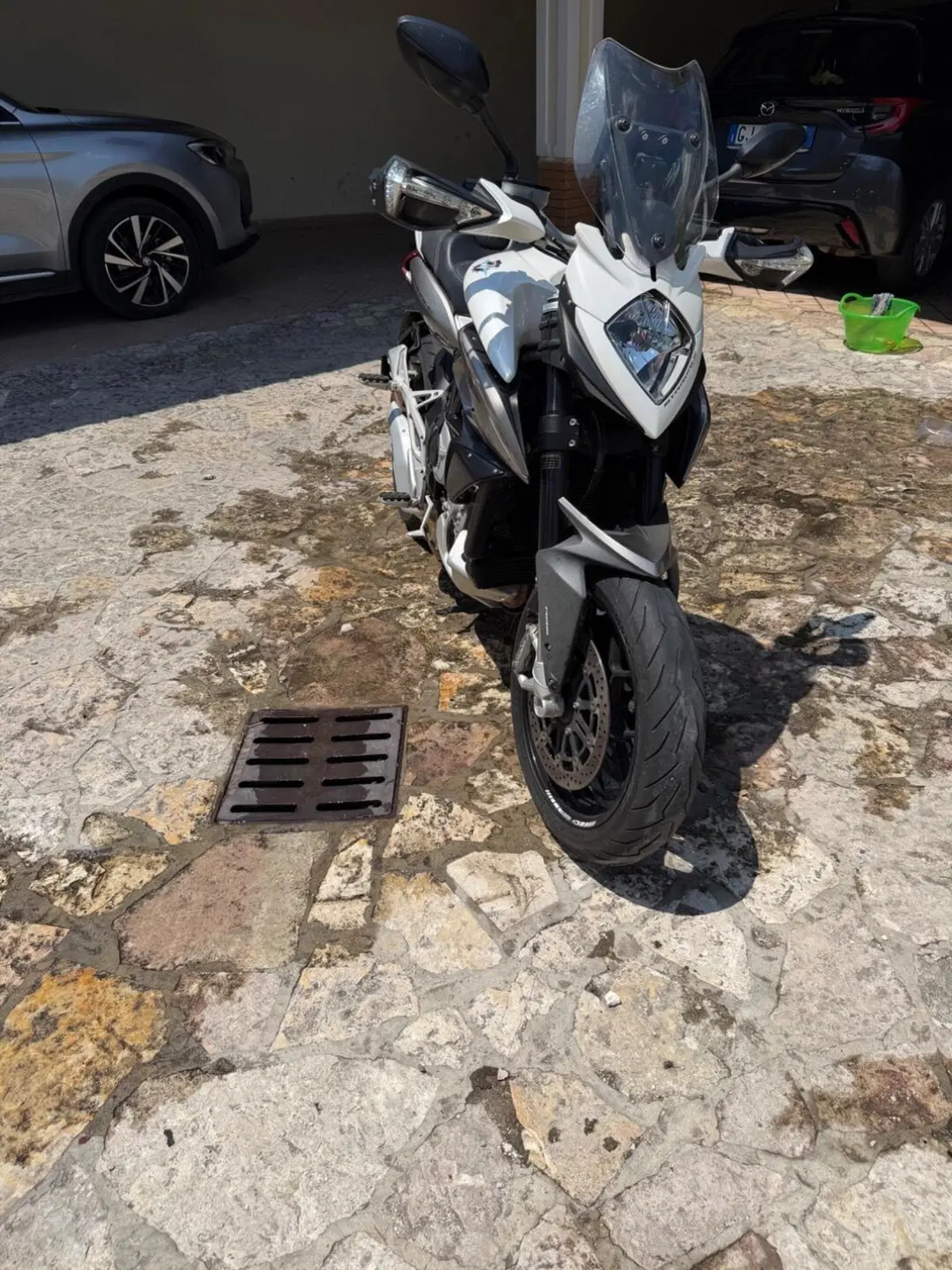 MV Agusta Stradale 800 EAS ABS (2015 - 17) (2)