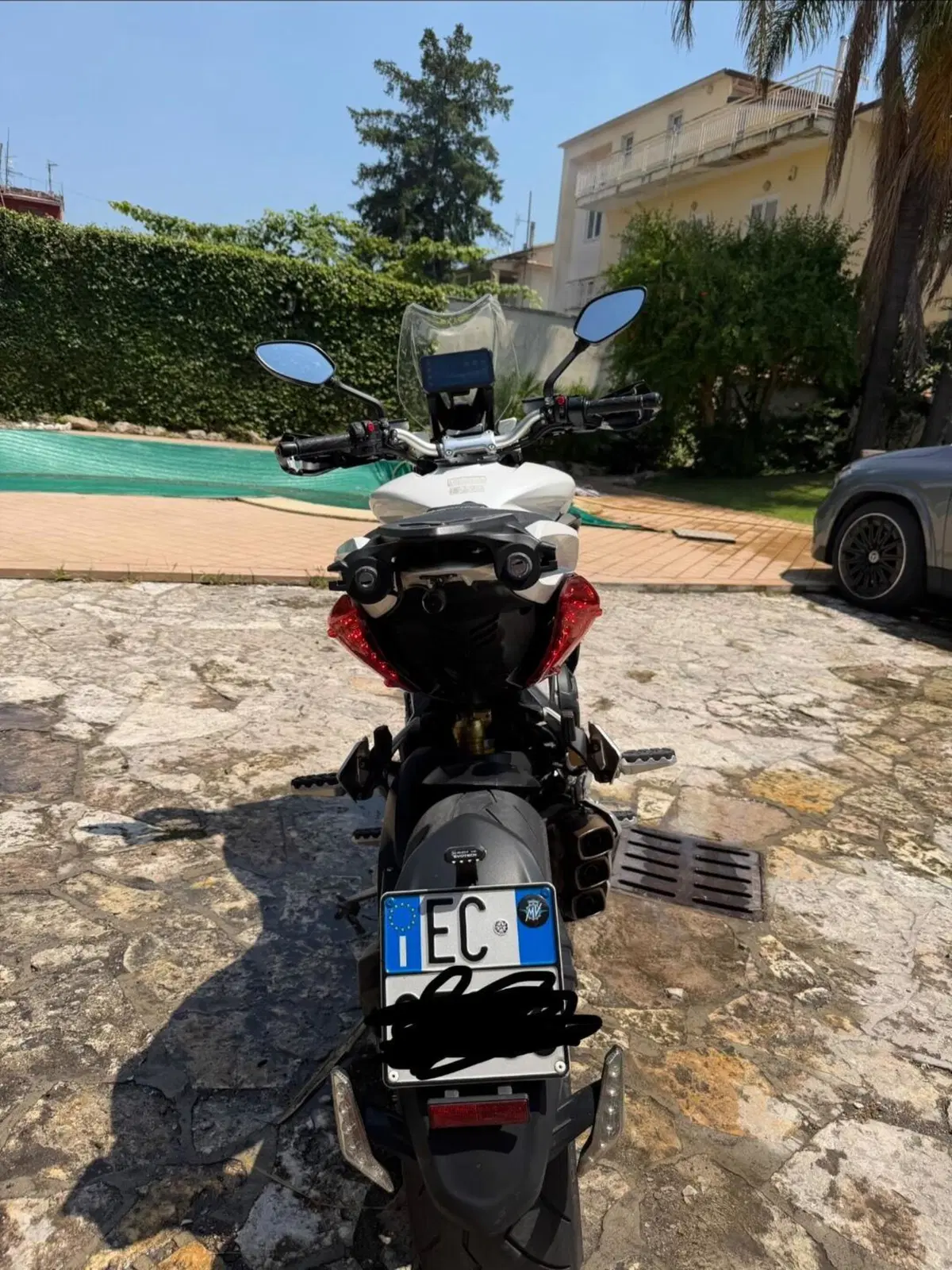 MV Agusta Stradale 800 EAS ABS (2015 - 17) (5)