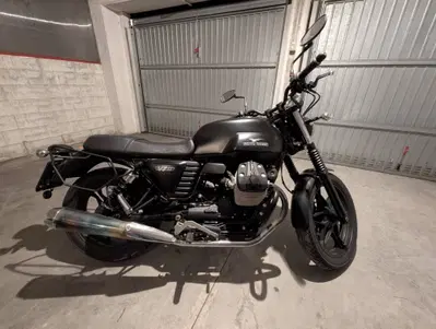 Moto Guzzi V7 II Stone (2015 - 17) usata