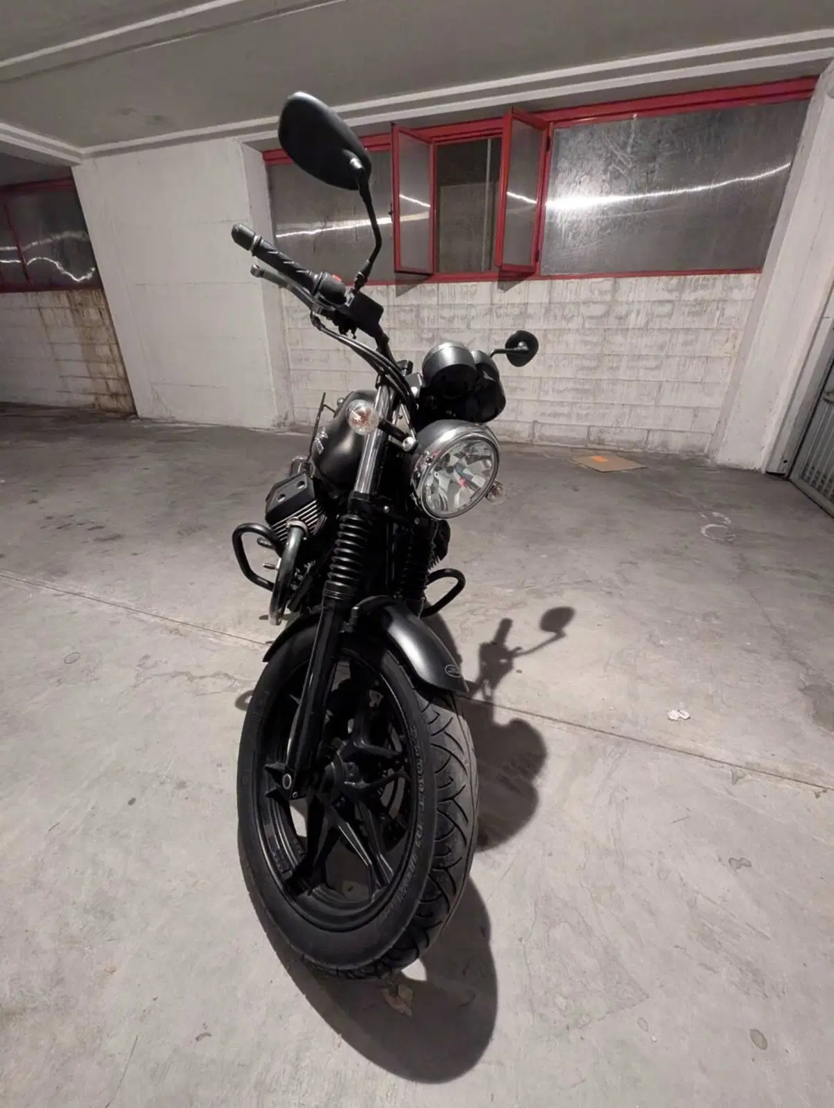 Moto Guzzi V7 II Stone (2015 - 17) (6)