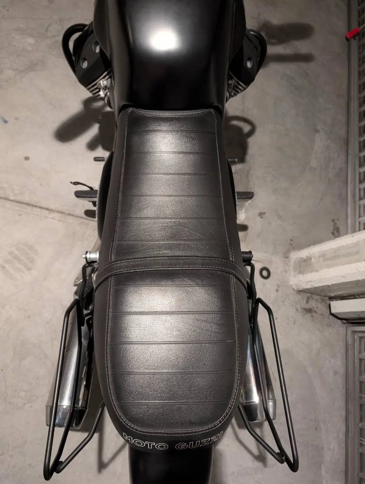 Moto Guzzi V7 II Stone (2015 - 17) (7)