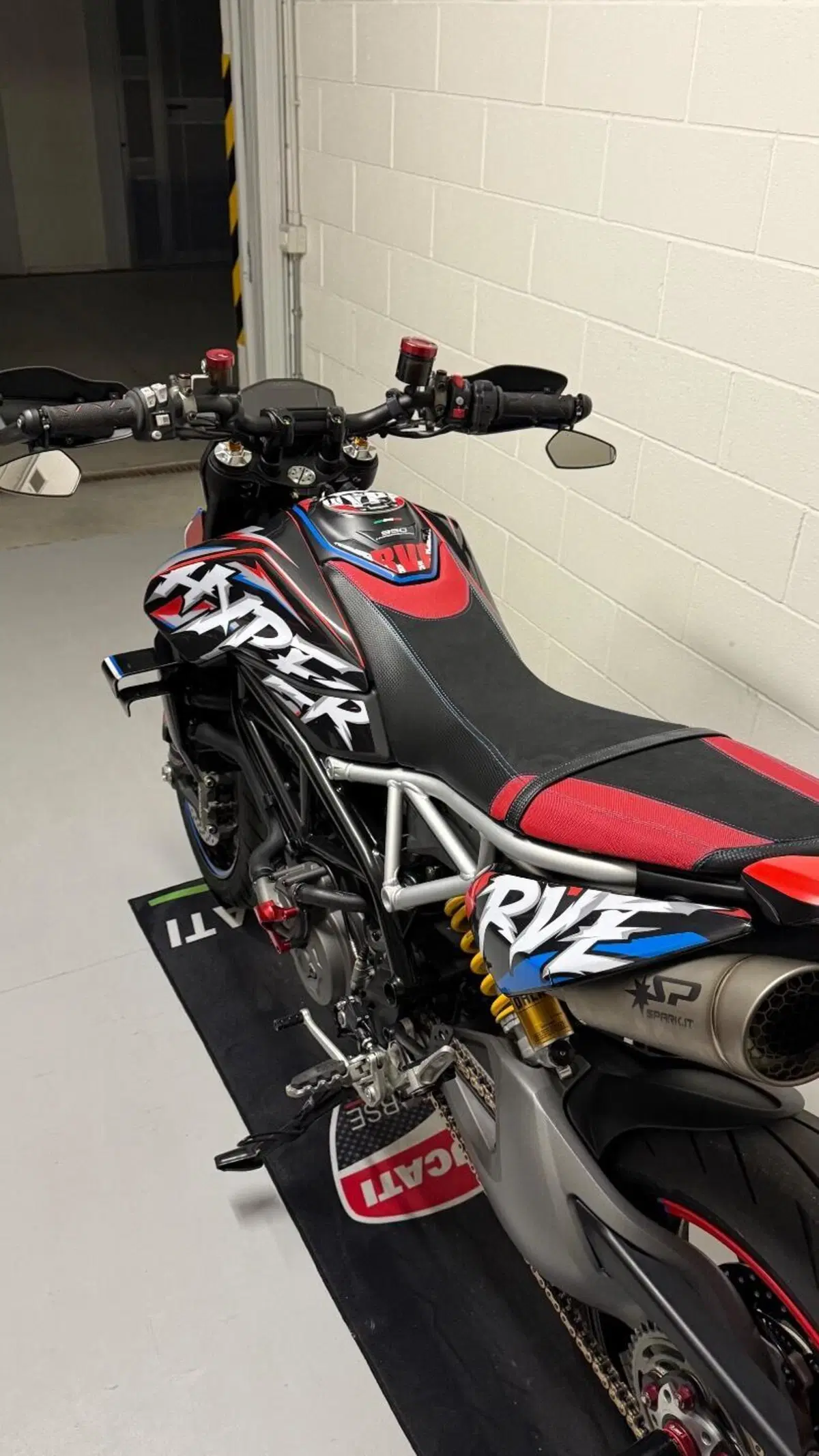 Ducati Hypermotard 950 RVE (2022 - 25) (4)