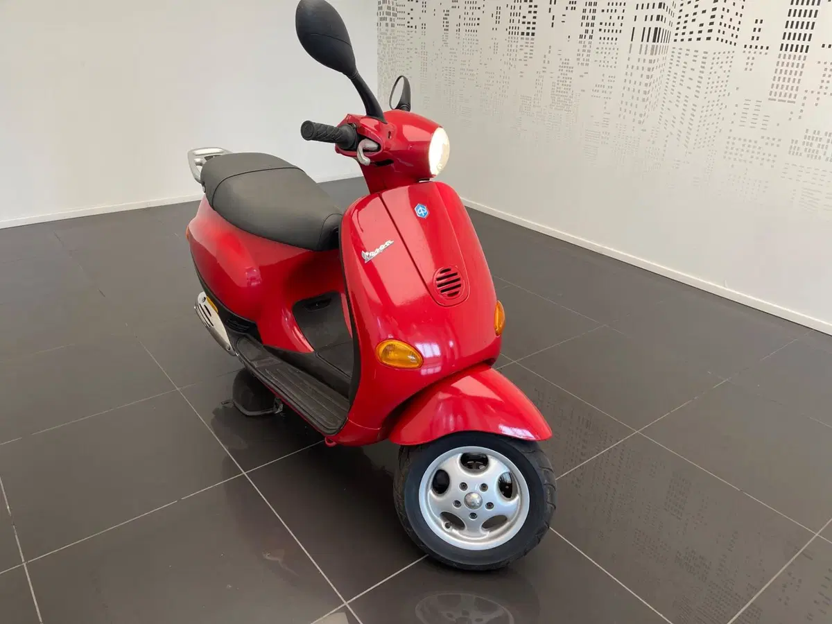 Vespa 125 ET4 (1996 - 01) (4)