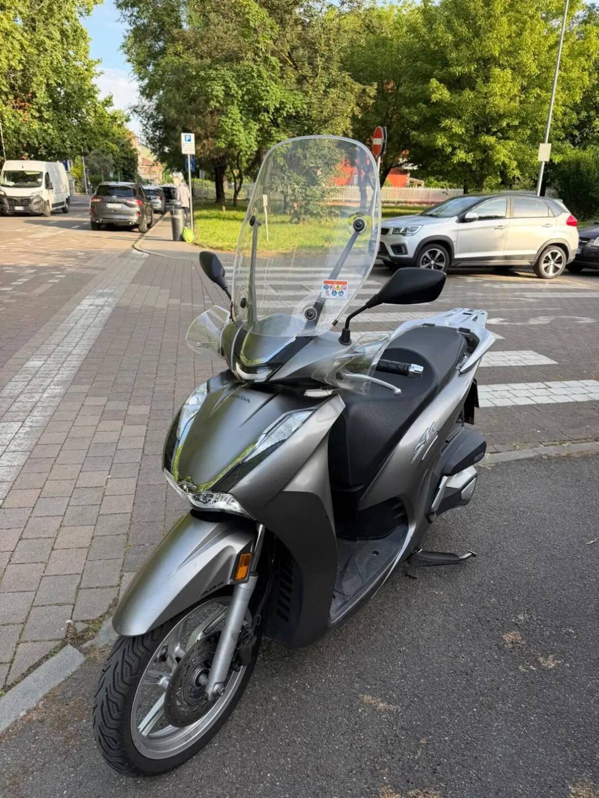 Honda SH 350 (2021 - 24) (3)