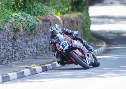 Tourist Trophy: Michael Dunlop domina la Supersport. 34 vittorie al TT!