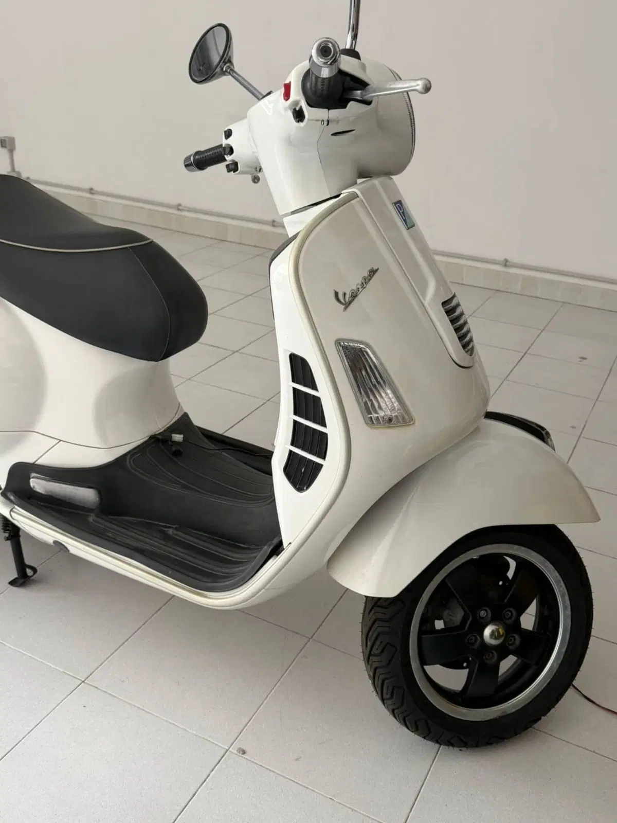 Vespa GTS 300 (2010 - 14) (2)