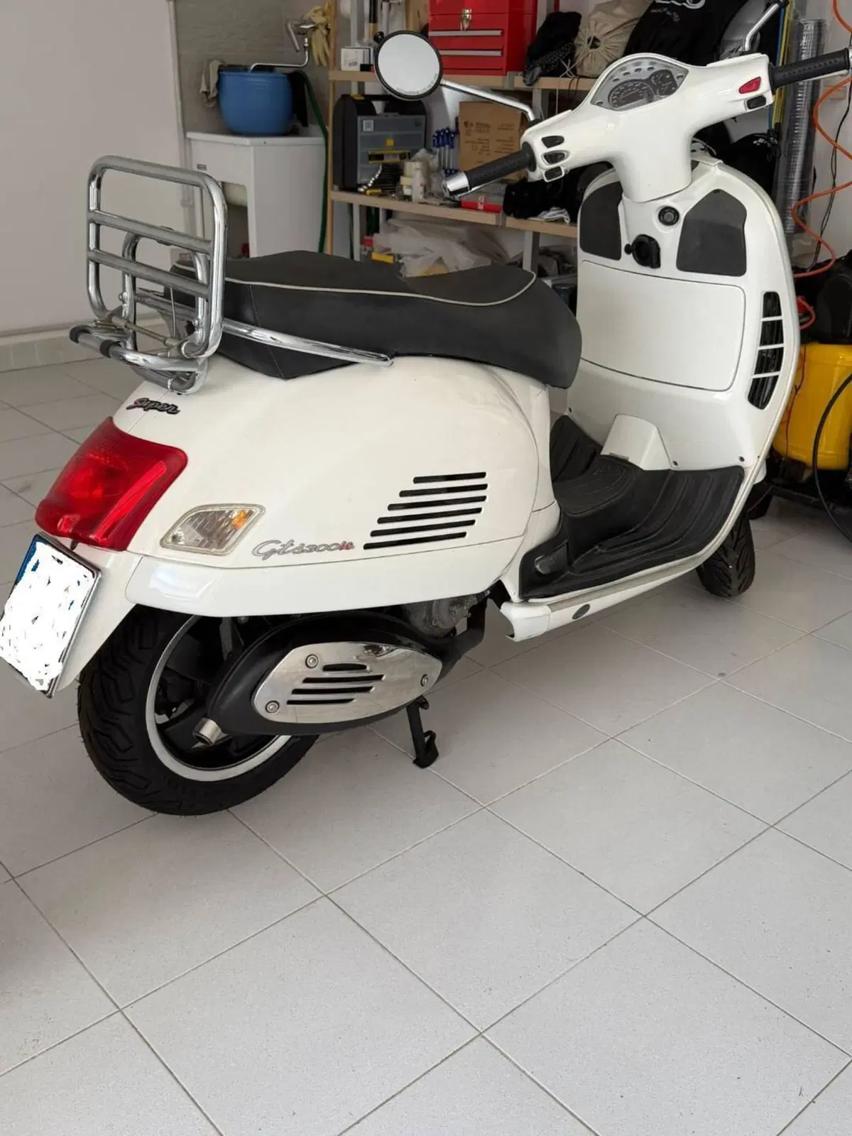 Vespa GTS 300 (2010 - 14) (4)