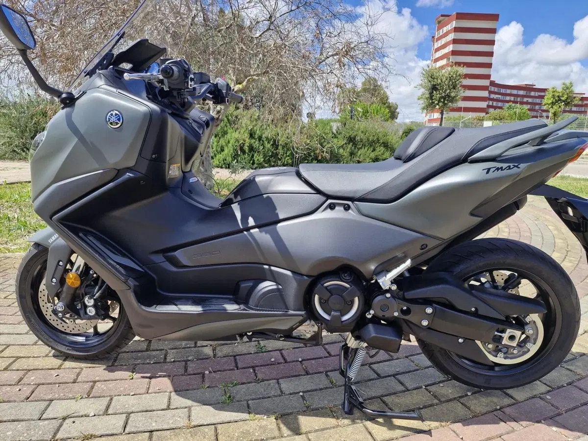 Yamaha T-Max 560 (2025 - 26) (4)