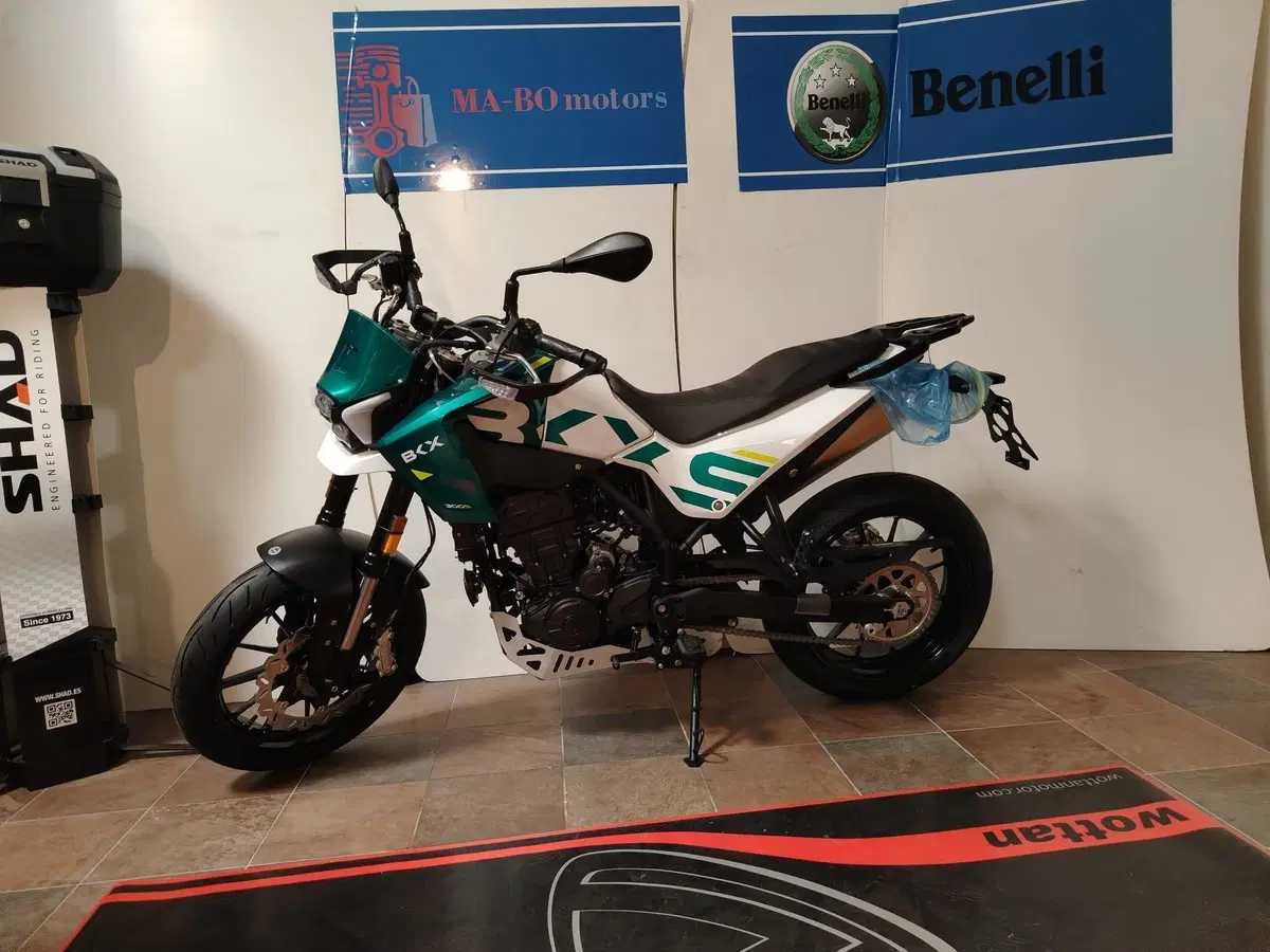 Benelli BKX 300 S (2026) (2)