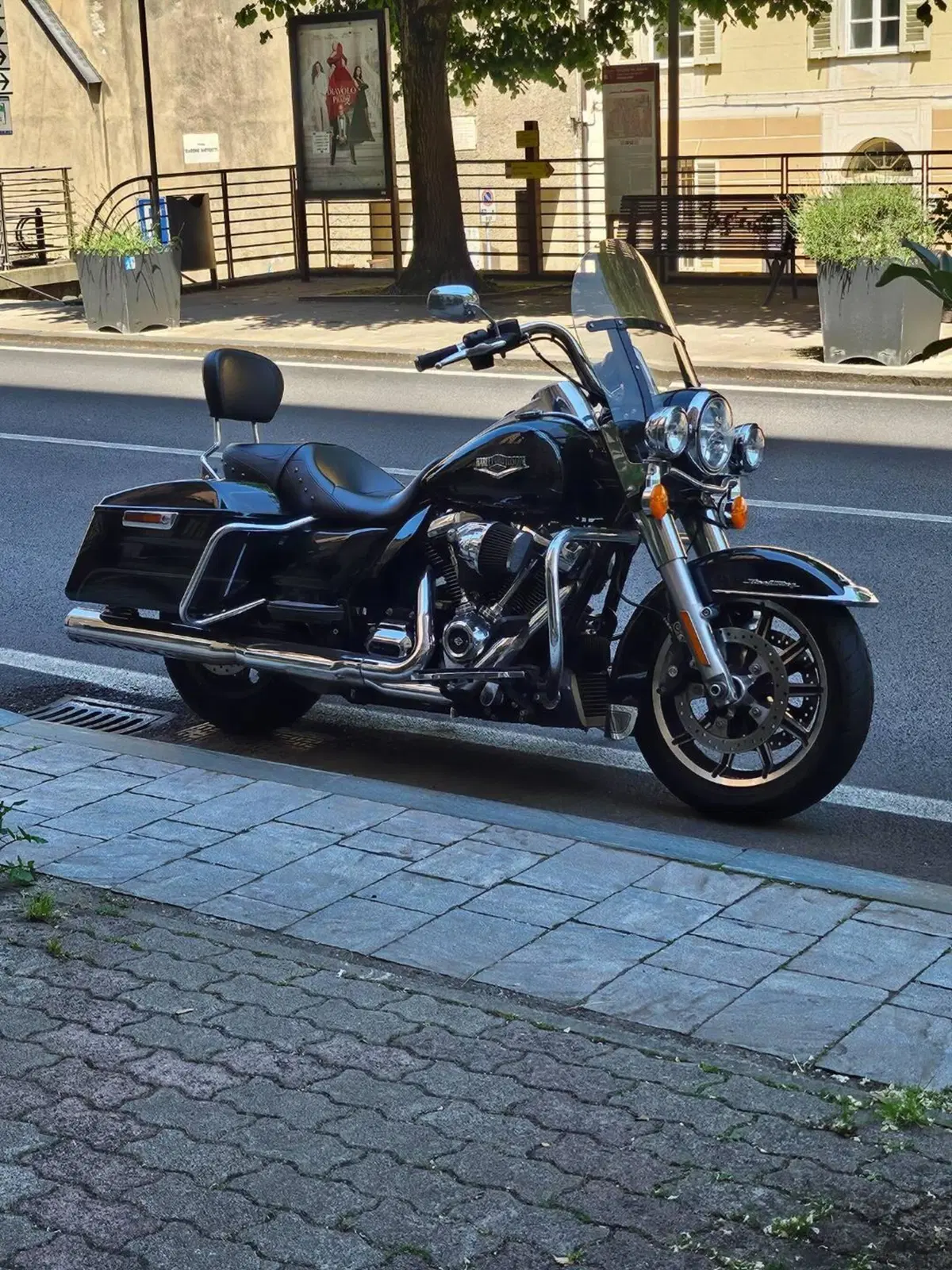 Harley-Davidson 107 Road King (2017) - FLHR (2)