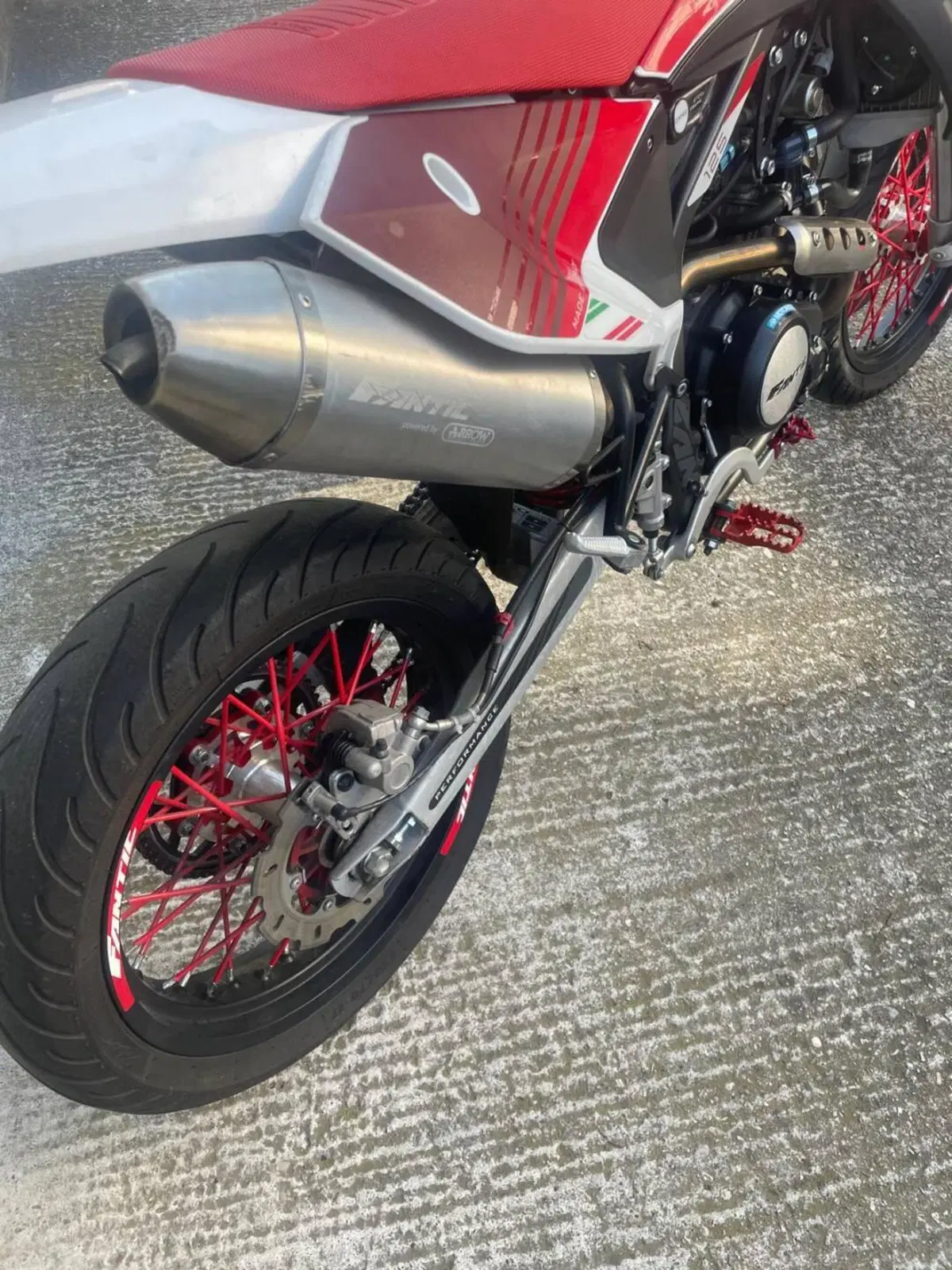 Fantic Motor XMF 125 Motard Performance 4T (2023 - 24) (4)