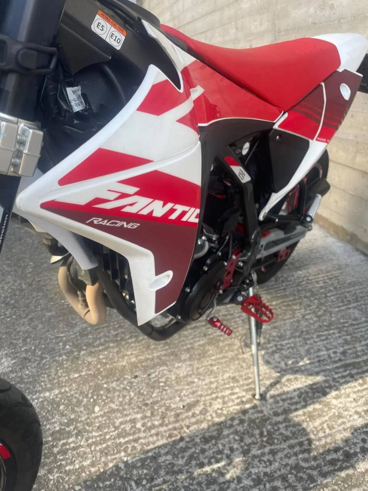 Fantic Motor XMF 125 Motard Performance 4T (2023 - 24) (5)