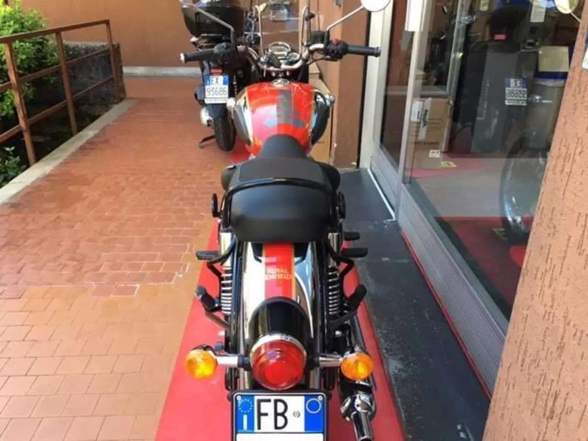 Royal Enfield Classic 350 (2021 - 26) (3)