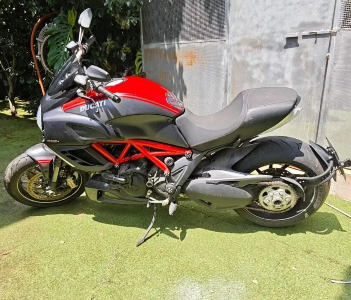 Ducati Diavel 1200 (2010 - 13) (5)