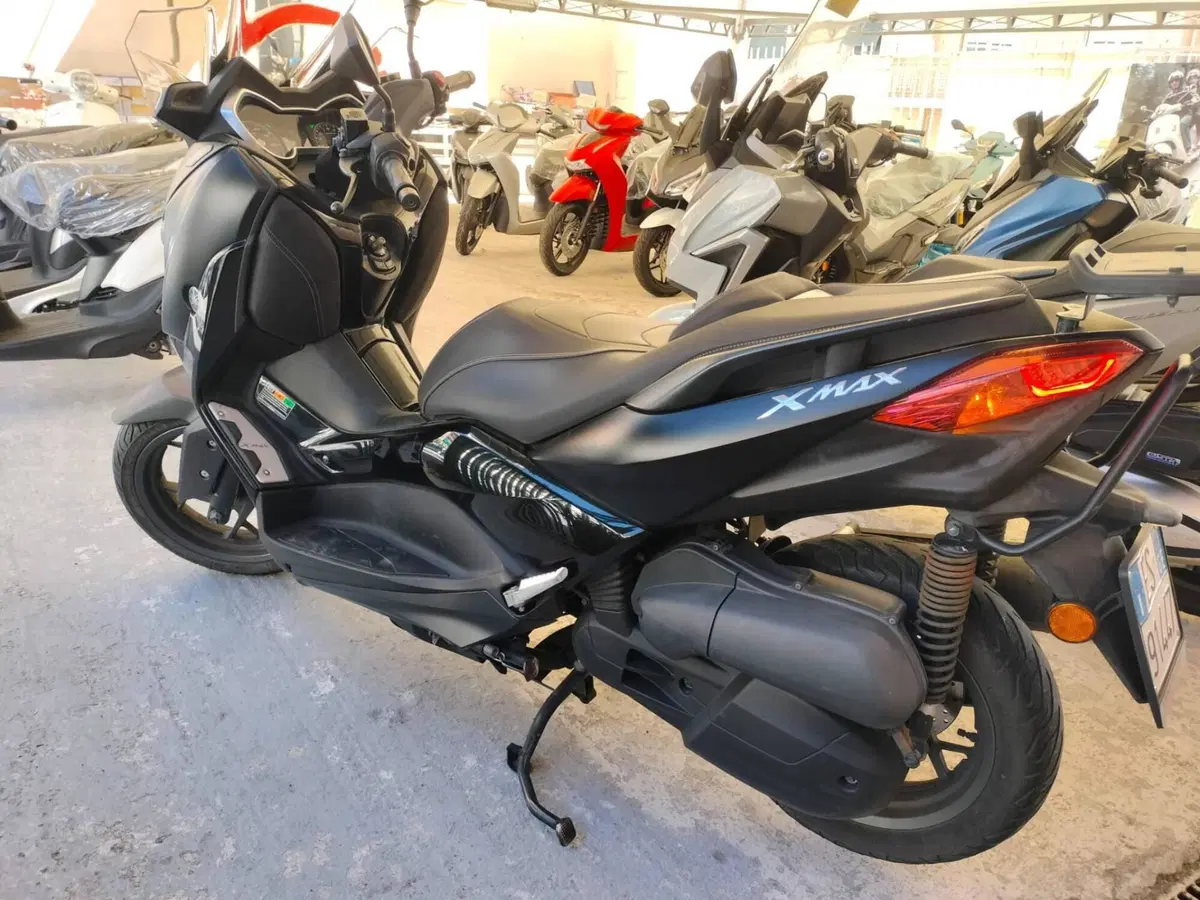 Yamaha X-Max 125 Tech Max (2020) (2)