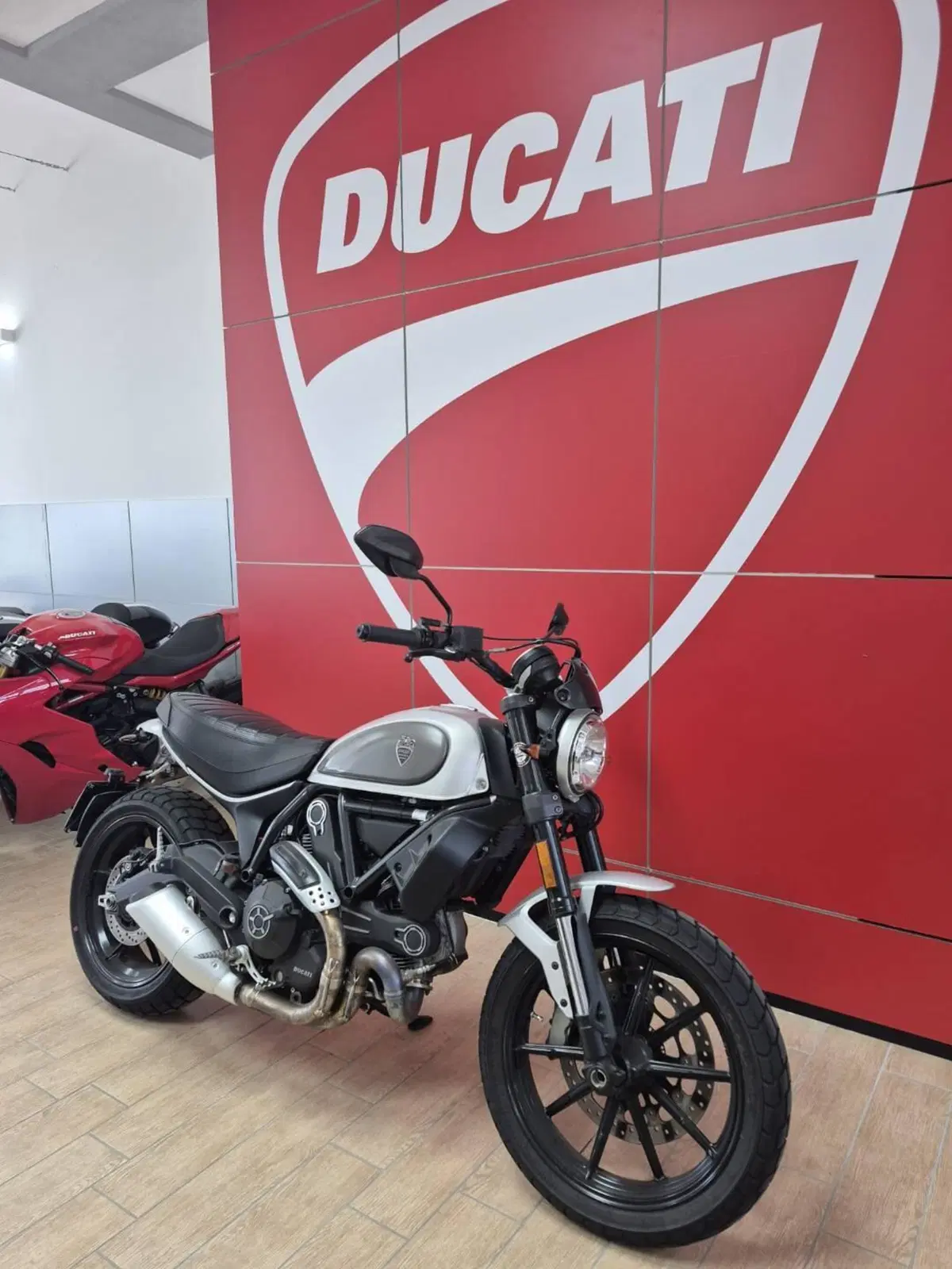 Ducati Scrambler 800 Icon (2017 - 20) (2)