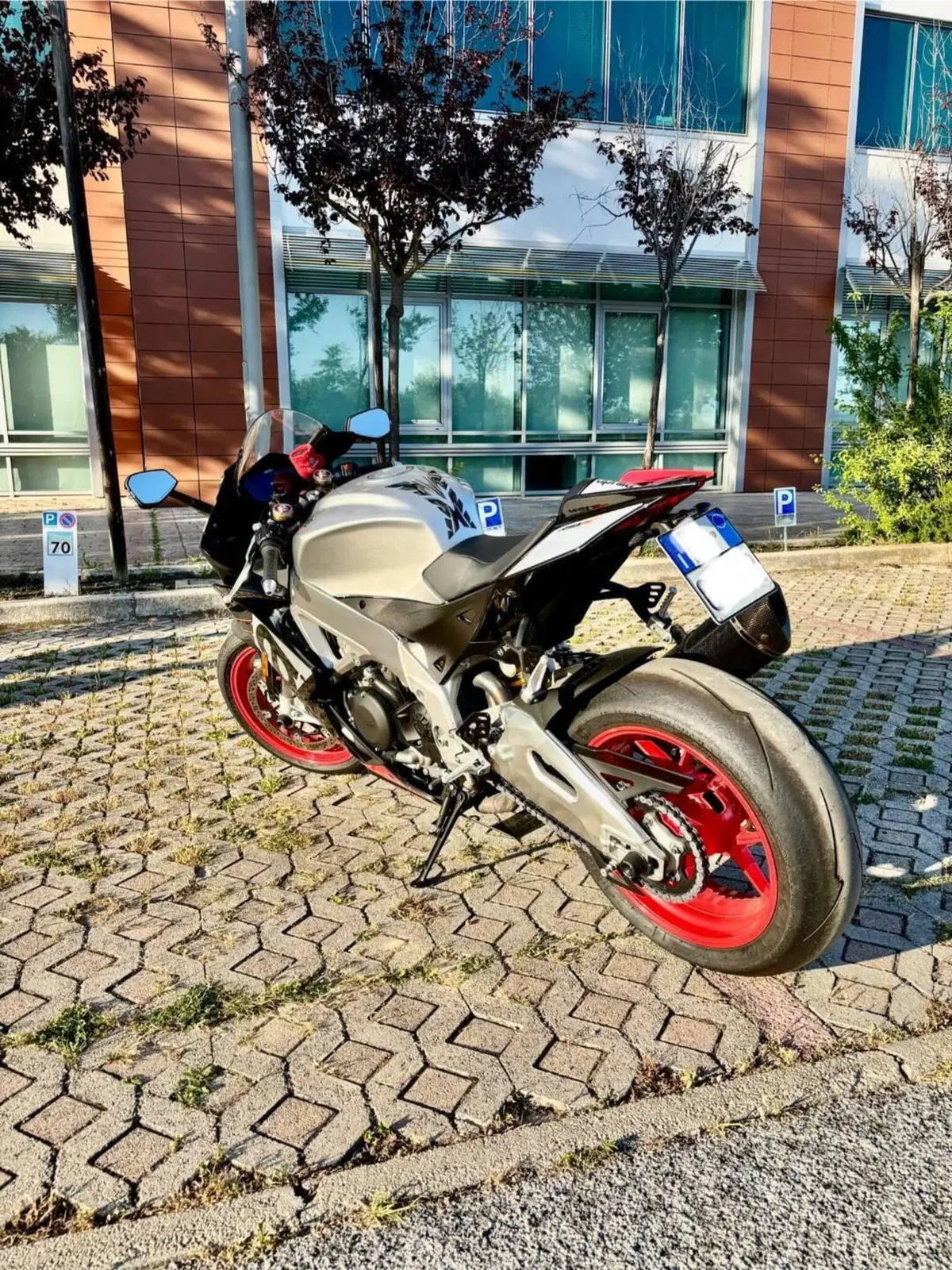 Aprilia RSV4 RR (2019 - 20) (3)