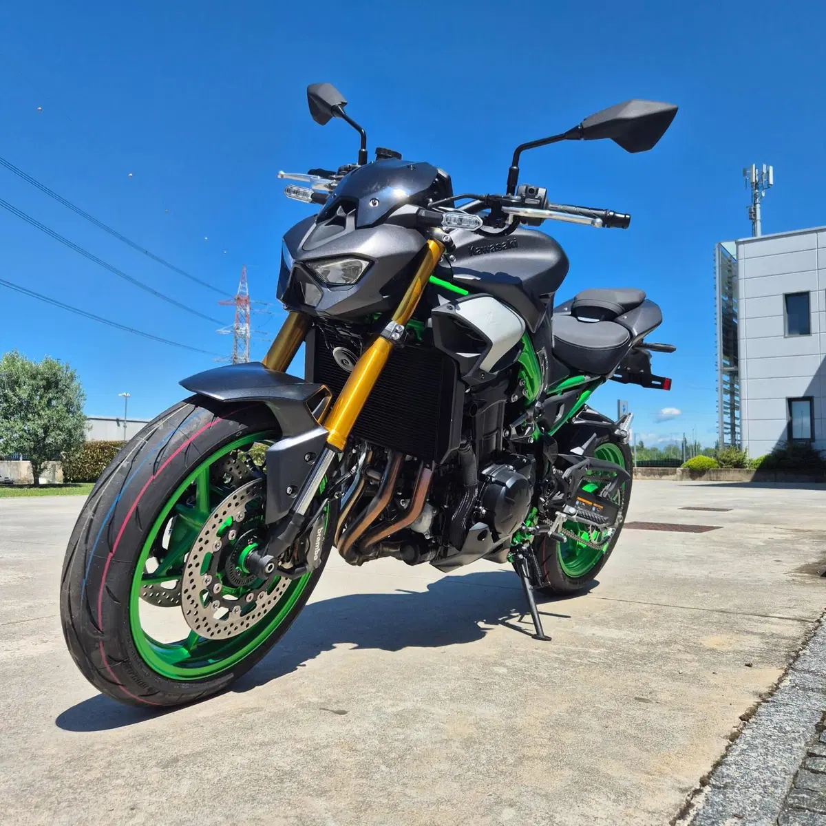 Kawasaki Z 900 SE (2025 - 26) (4)