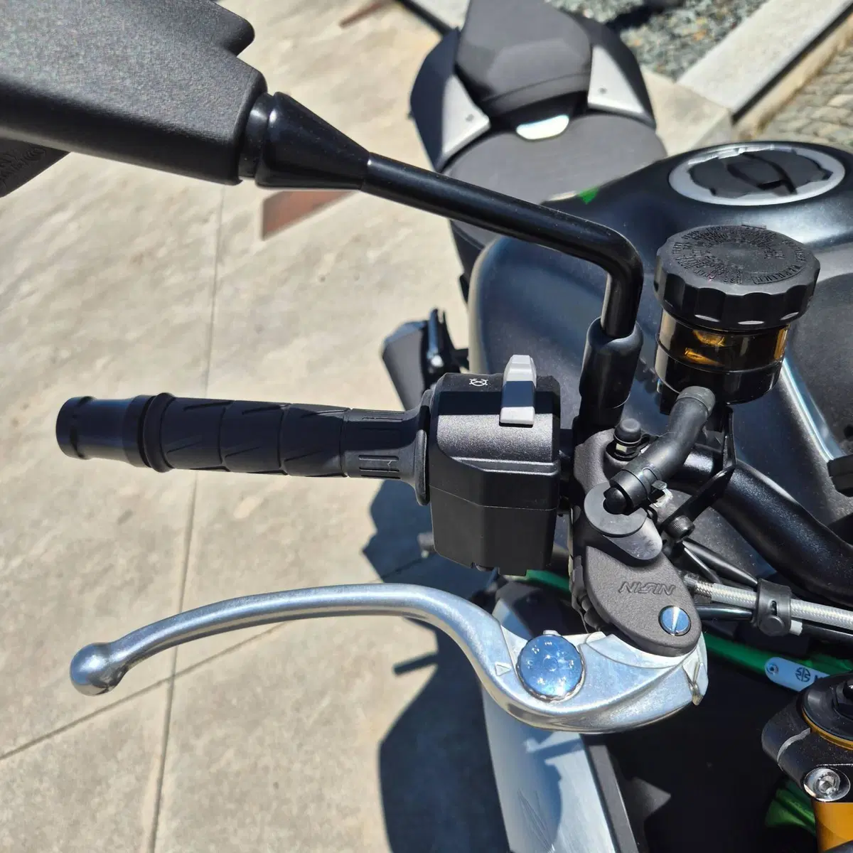 Kawasaki Z 900 SE (2025 - 26) (7)