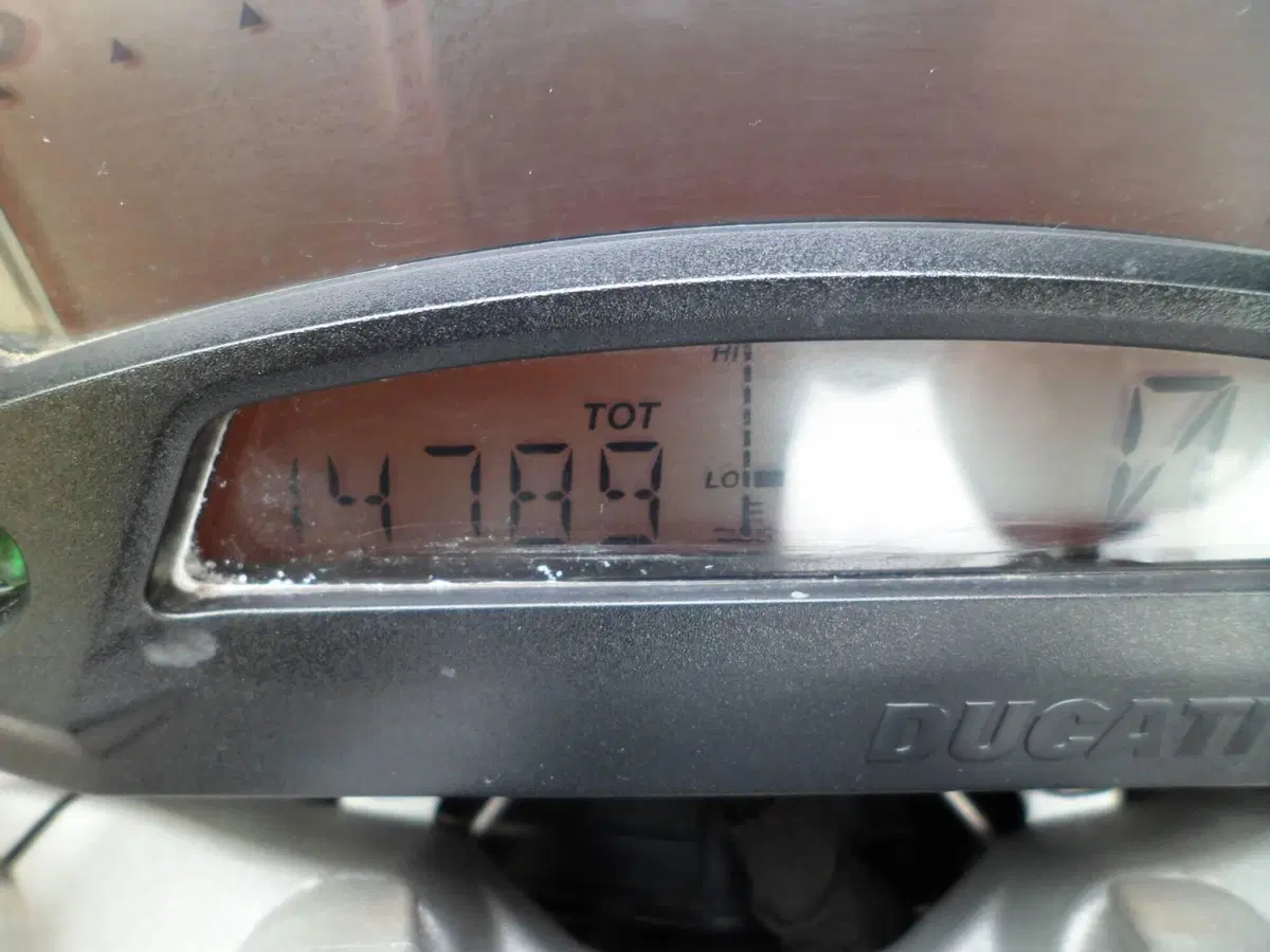 Ducati Monster 696 (2008 - 13) (8)