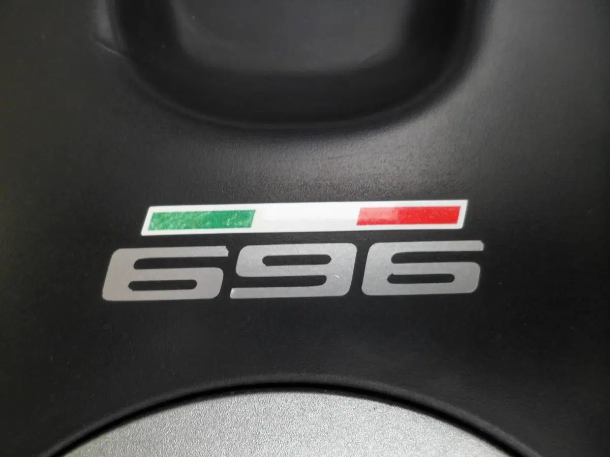 Ducati Monster 696 (2008 - 13) (9)